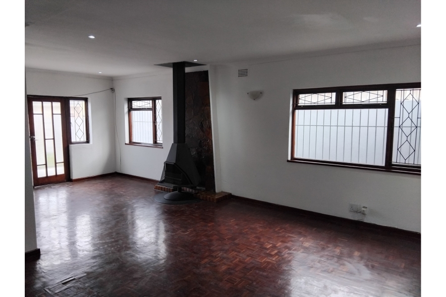 4 Bedroom Property for Sale in Zeekoevlei Western Cape